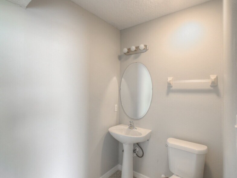 Building Photo - 3813 Pyrite Dr