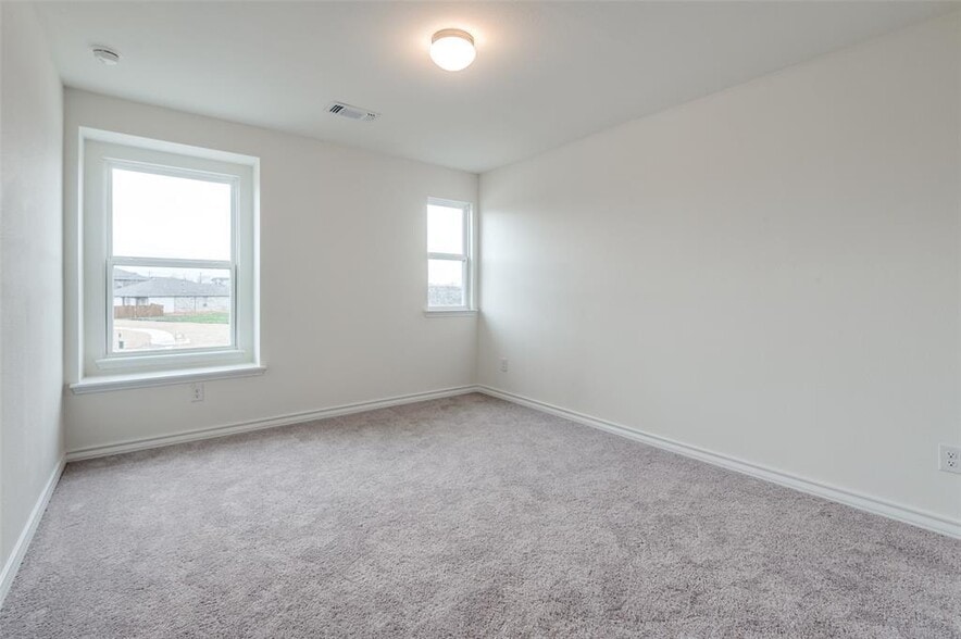 Bedroom - 377 Princewood Dr