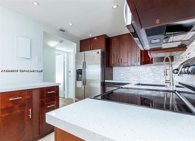 Building Photo - 13499 Biscayne Blvd