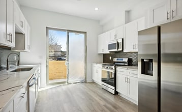 Building Photo - 721 N Dekalb St