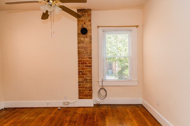 Building Photo - 1114 Grove Ave