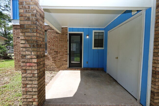 Building Photo - 1205 Bethune St