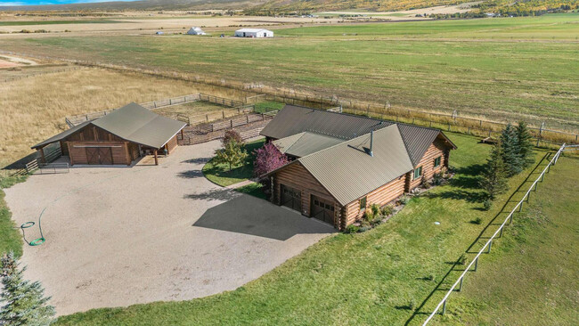 Building Photo - 1330 Larsen Ln