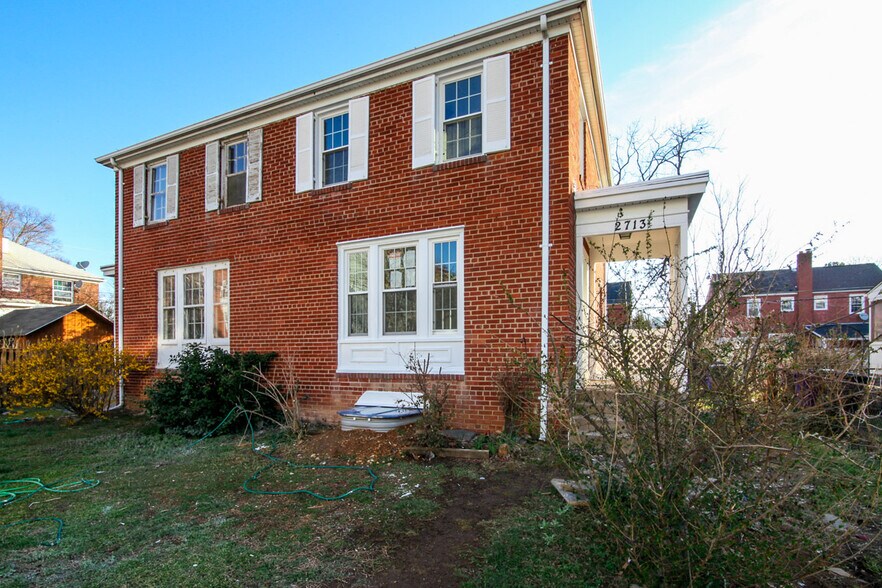 Exterior (Front) - 2713 South Veitch Street