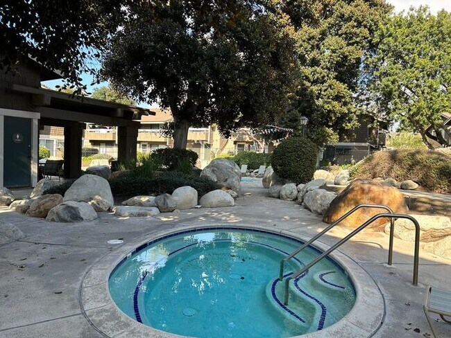 Building Photo - GREAT 1BD 1BA CONDO FOR LEASE!