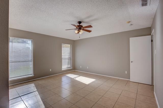 Building Photo - 420 Revolution Ln