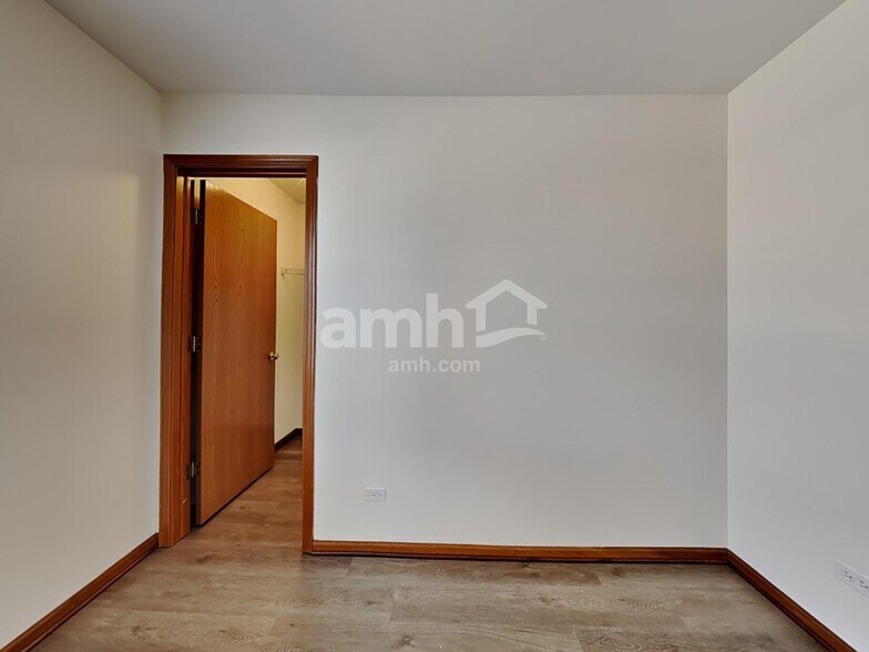 Building Photo - 4710 Peacock Ln