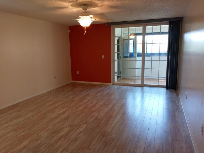 Building Photo - 510 Cranes Way