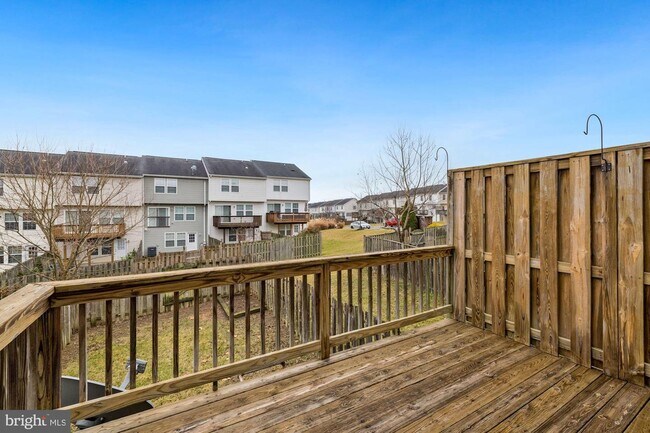 Building Photo - 321 Copperfield Ln