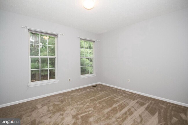Building Photo - 1212 Walnut Wood Rd