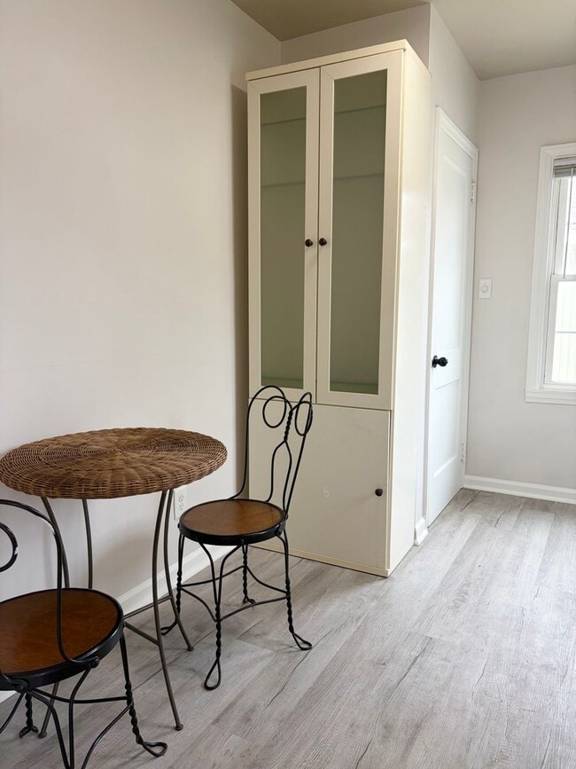 Building Photo - Modern Thought and Design!