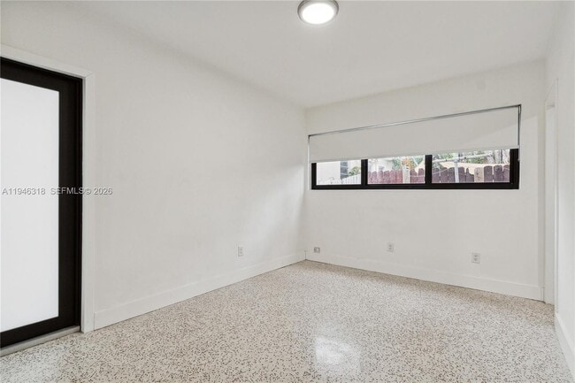 Building Photo - 8020 Crespi Blvd