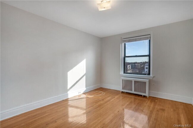 Building Photo - 250 Martine Ave