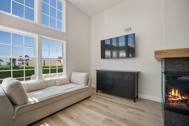 Building Photo - Experience Coastal Living at Its Finest in...