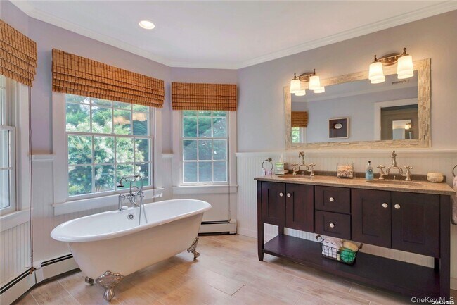 Building Photo - 1460 Hillcrest Dr