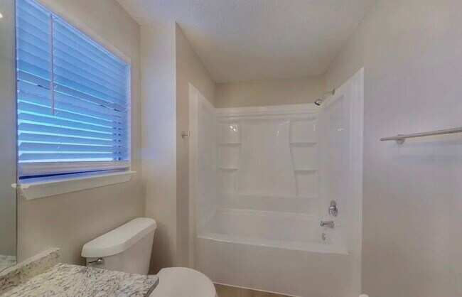 Building Photo - Amazing 3-Bedroom Home in Arlington