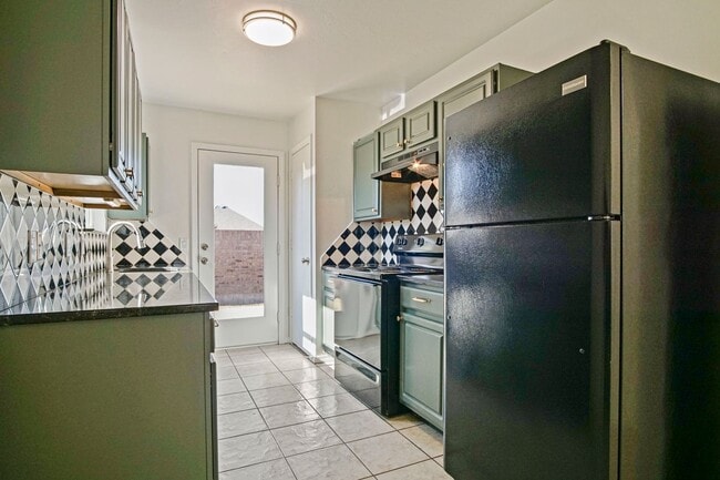 Building Photo - Beautiful 2 Bedroom - 2 Bathroom in Deer C...