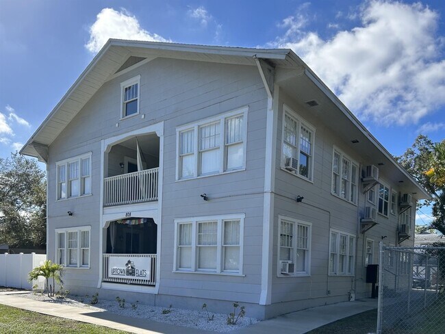 Building Photo - 808 13th St N