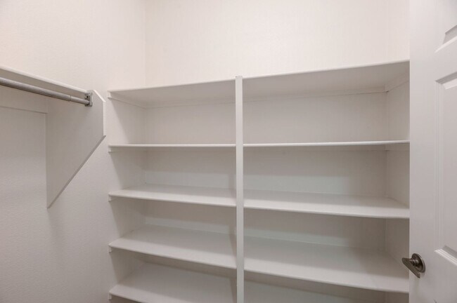 Building Photo - Luxury DC Ranch Condo - Walk to Market Street