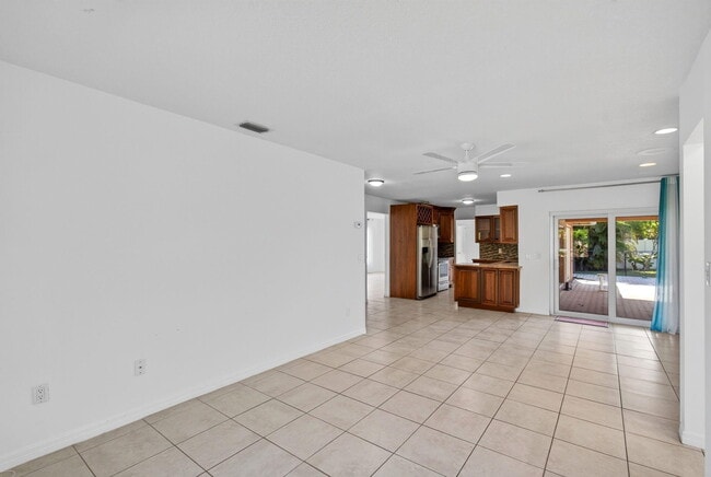 Building Photo - 4760 Bison St