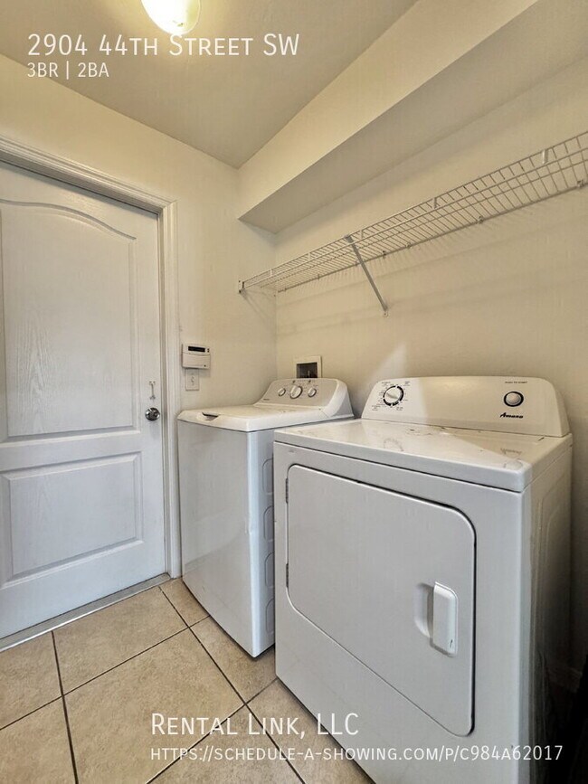 Building Photo - 2904 44th St SW