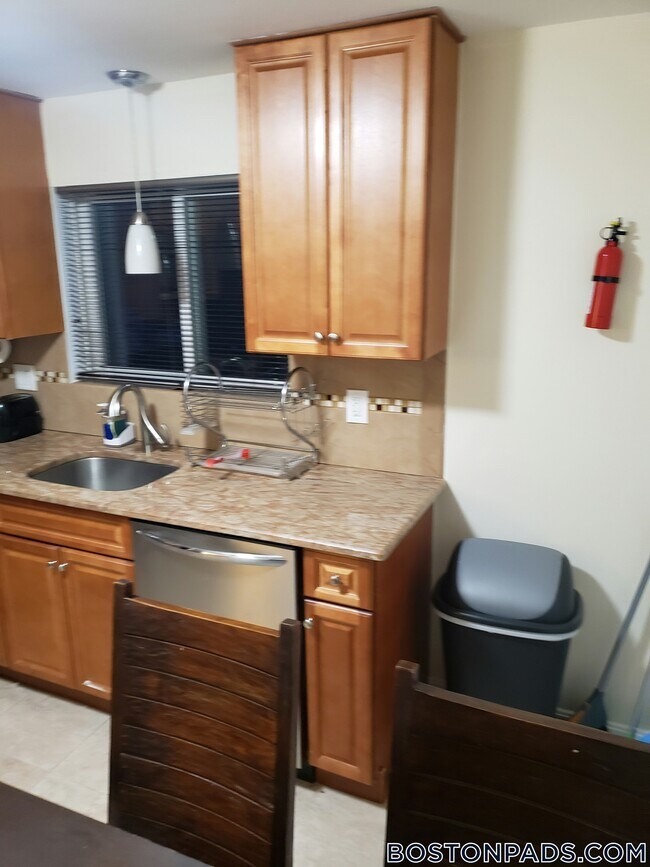 Building Photo - 33 Oxford Cir