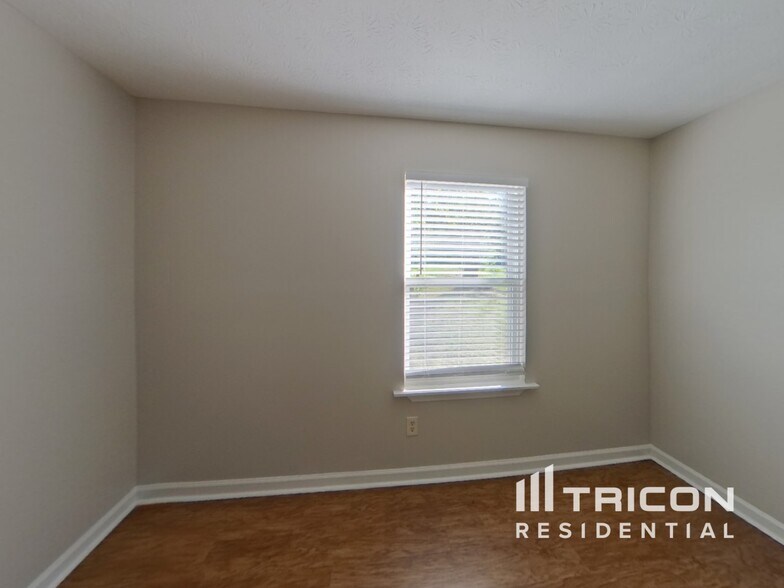 Building Photo - 3011 Eastland Way
