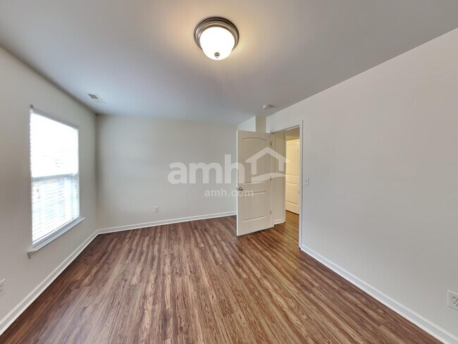 Building Photo - 3318 Diamond Ct