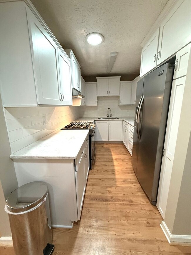 Building Photo - 3 Bedroom Townhome located walking distance to Downtown Woodstock!