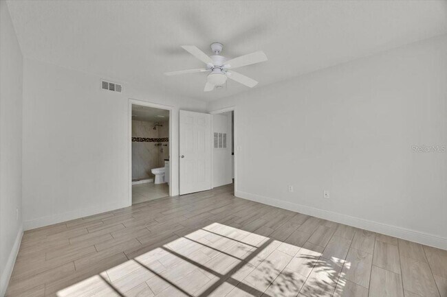 Building Photo - 2212 Grand Cayman Ct