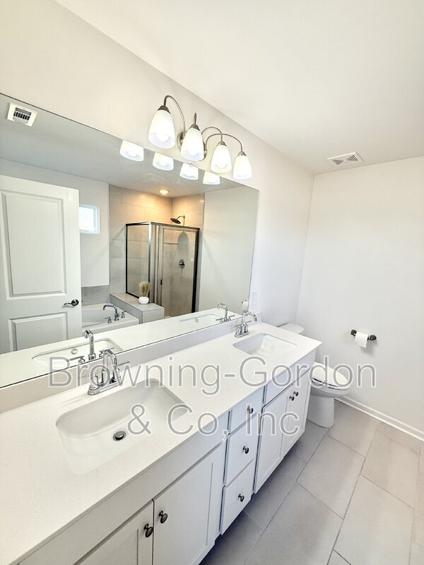 Building Photo - 106 Glacier Wy