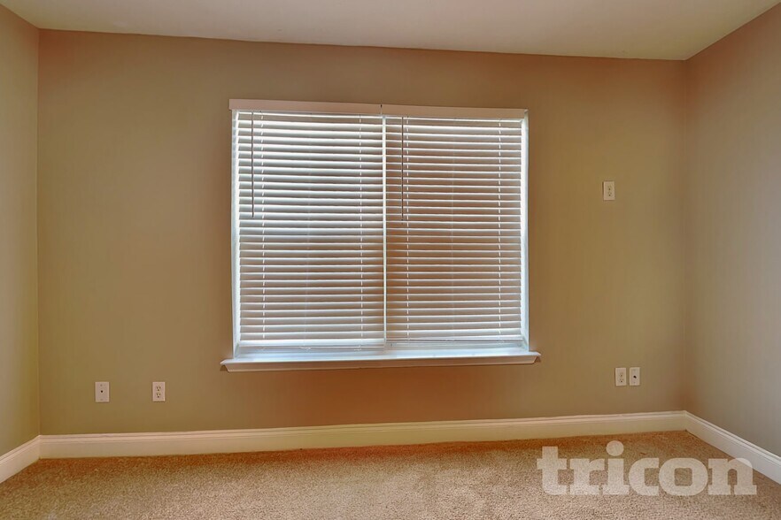 Building Photo - 4606 Logans Way