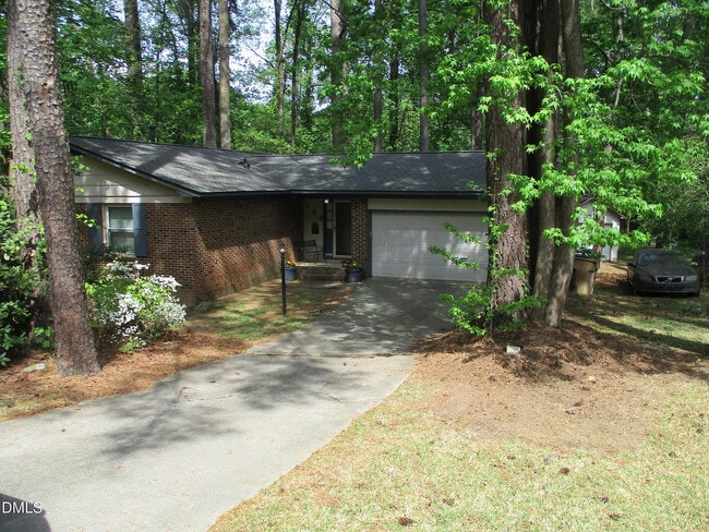 Building Photo - 729 Ravel St