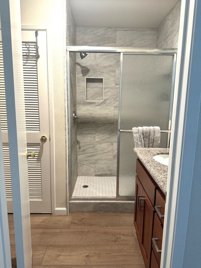 Building Photo - 2525 Solano Rd