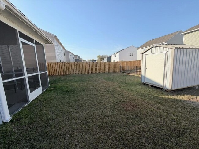 Building Photo - 1762 Camazay Dr