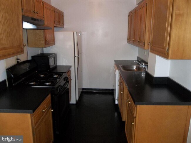 Building Photo - 1601 18th St NW