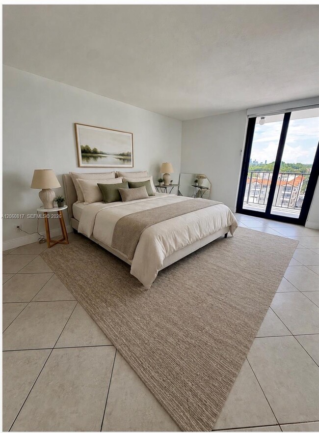 Building Photo - 2625 Collins Ave