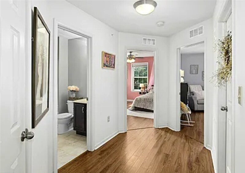 Building Photo - 14 N School Ln