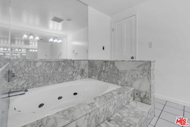 Building Photo - 8642 Gregory Wy