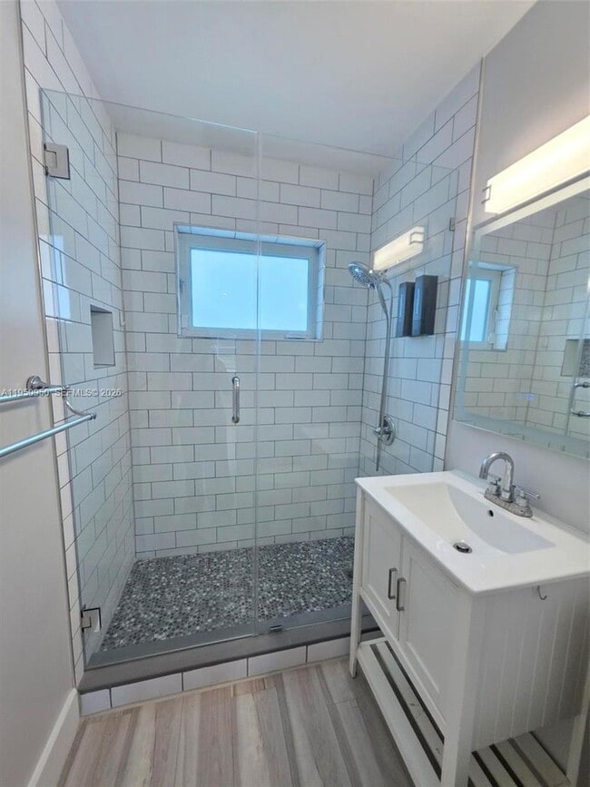 Building Photo - 250 NE 42nd St