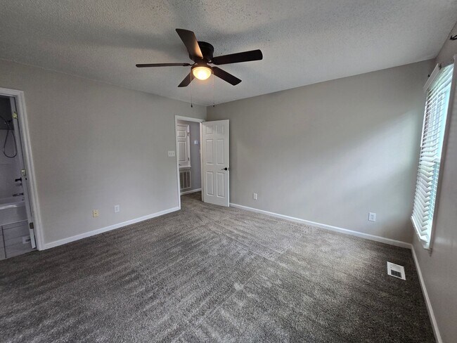 Building Photo - 6338 Rhemish Dr
