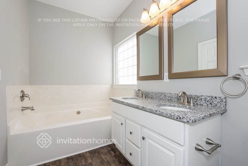 Building Photo - 13052 Meadowmere Rd