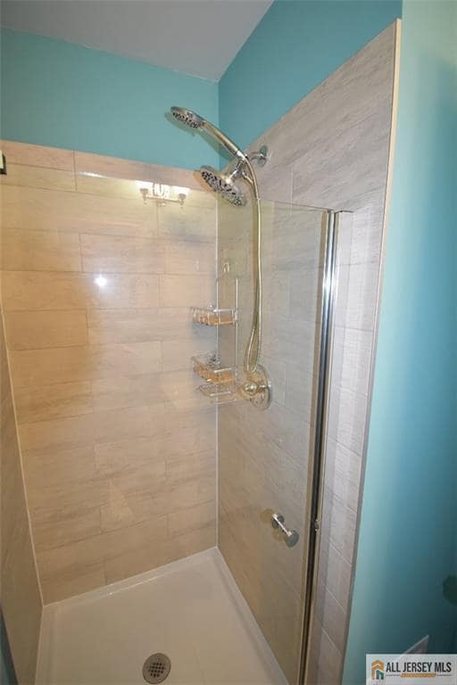 Building Photo - 49 Farnham Square