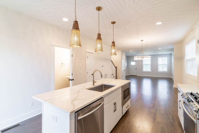 Building Photo - COMING SOON! 3 Bed/4 Bath Buena Vista 3 Story Townhouse-Rooftop level with Downtown Views!!