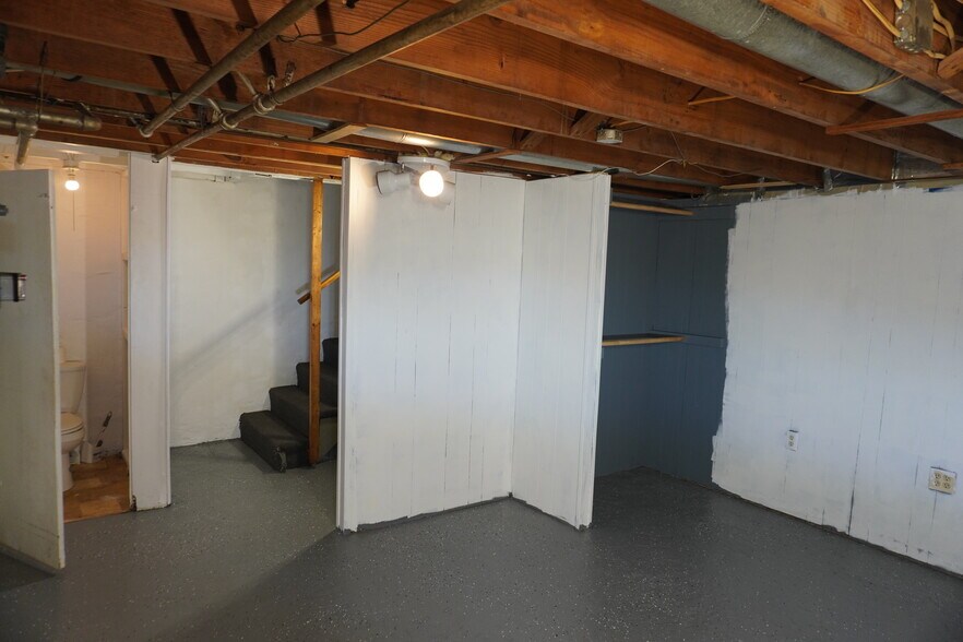 Building Photo - 205 Burke Ave