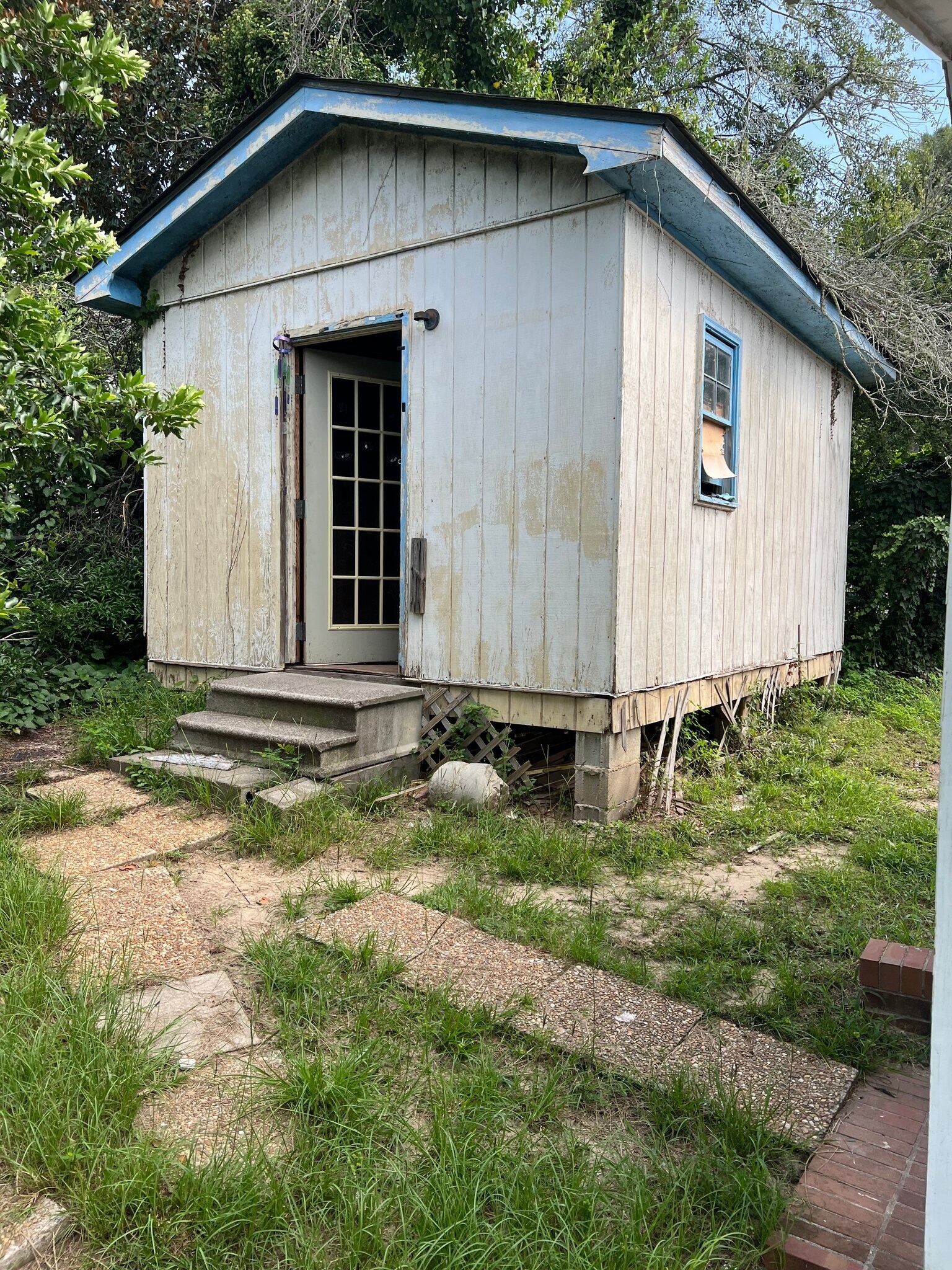 Building Photo - 3232 Pasadena Dr