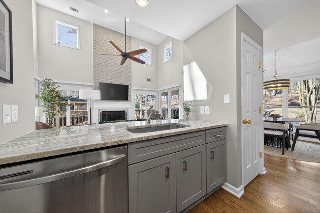 Building Photo - 1002 Cupp Ln