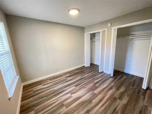 Building Photo - 8004 Clydesdale Dr