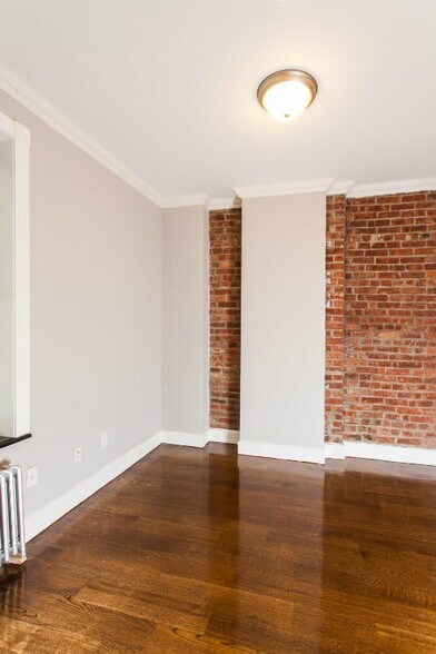 Building Photo - 338 E 100th St