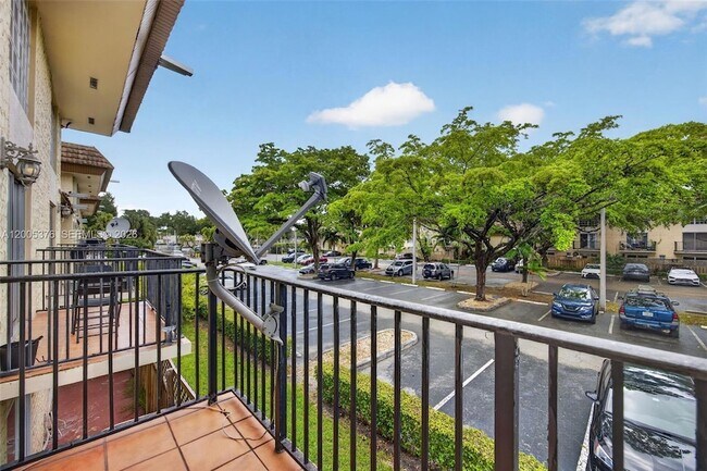 Building Photo - 8550 SW 109th Ave